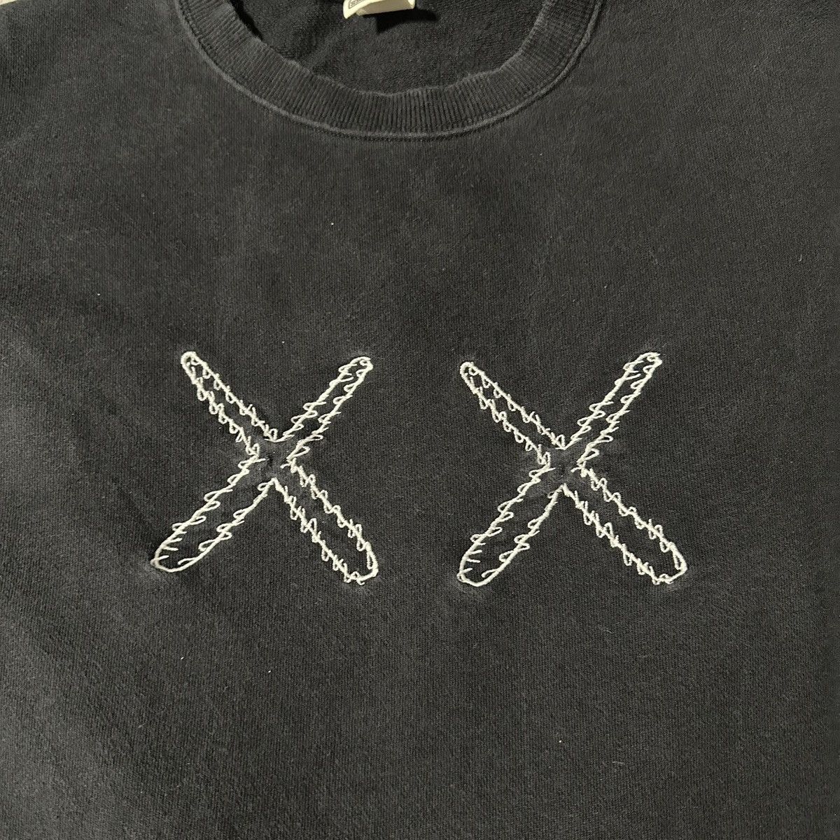 Kaws × Uniqlo KAWS X Sesame Street UT Uniqlo Sweatshirt Black Crewneck Size US M / EU 48-50 / 2 - 3 Thumbnail