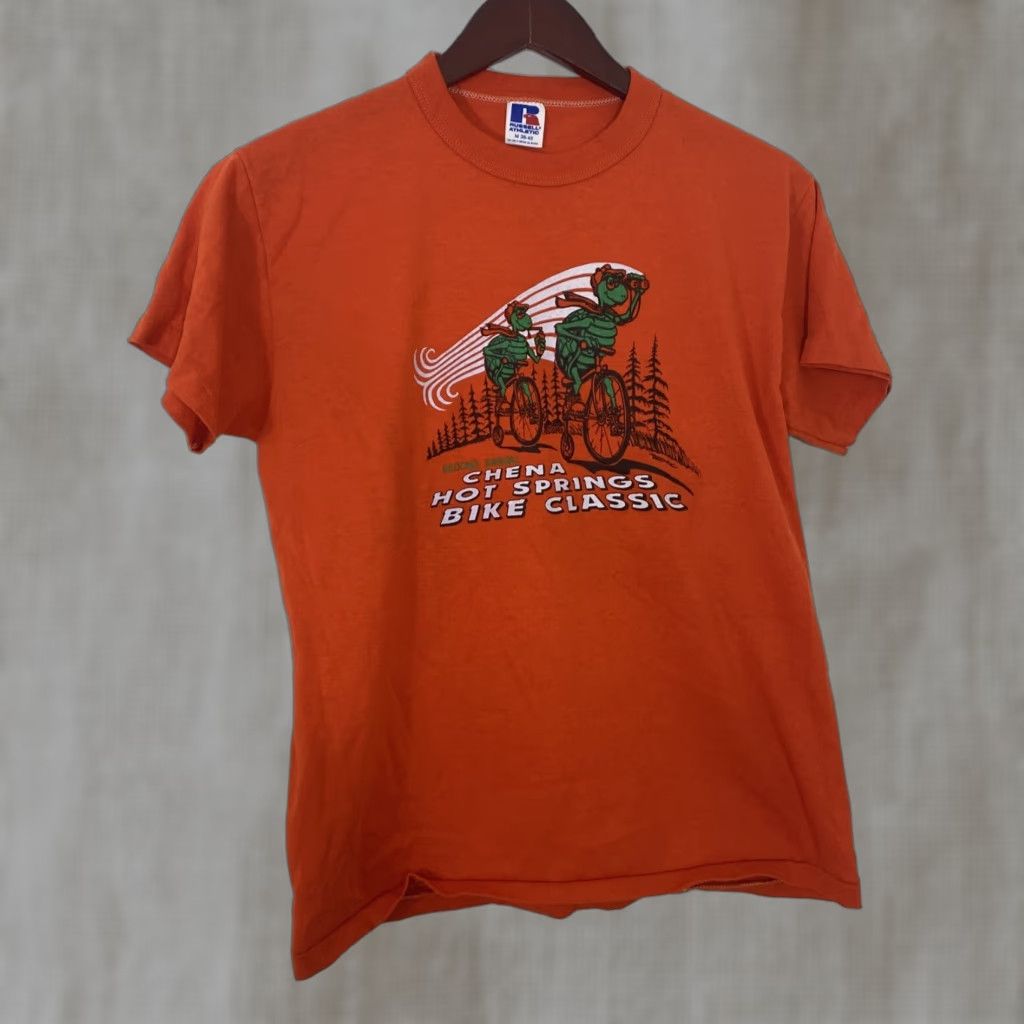 Russell Athletic VINTAGE Men’s M T-Shirt Orange Chena Hot Springs Bike Classic Turtles USA 1980s Redick Art Mens Newrch Sleeve Short Cotton Blend White? Size US M / EU 48-50 / 2 - 1 Thumbnail