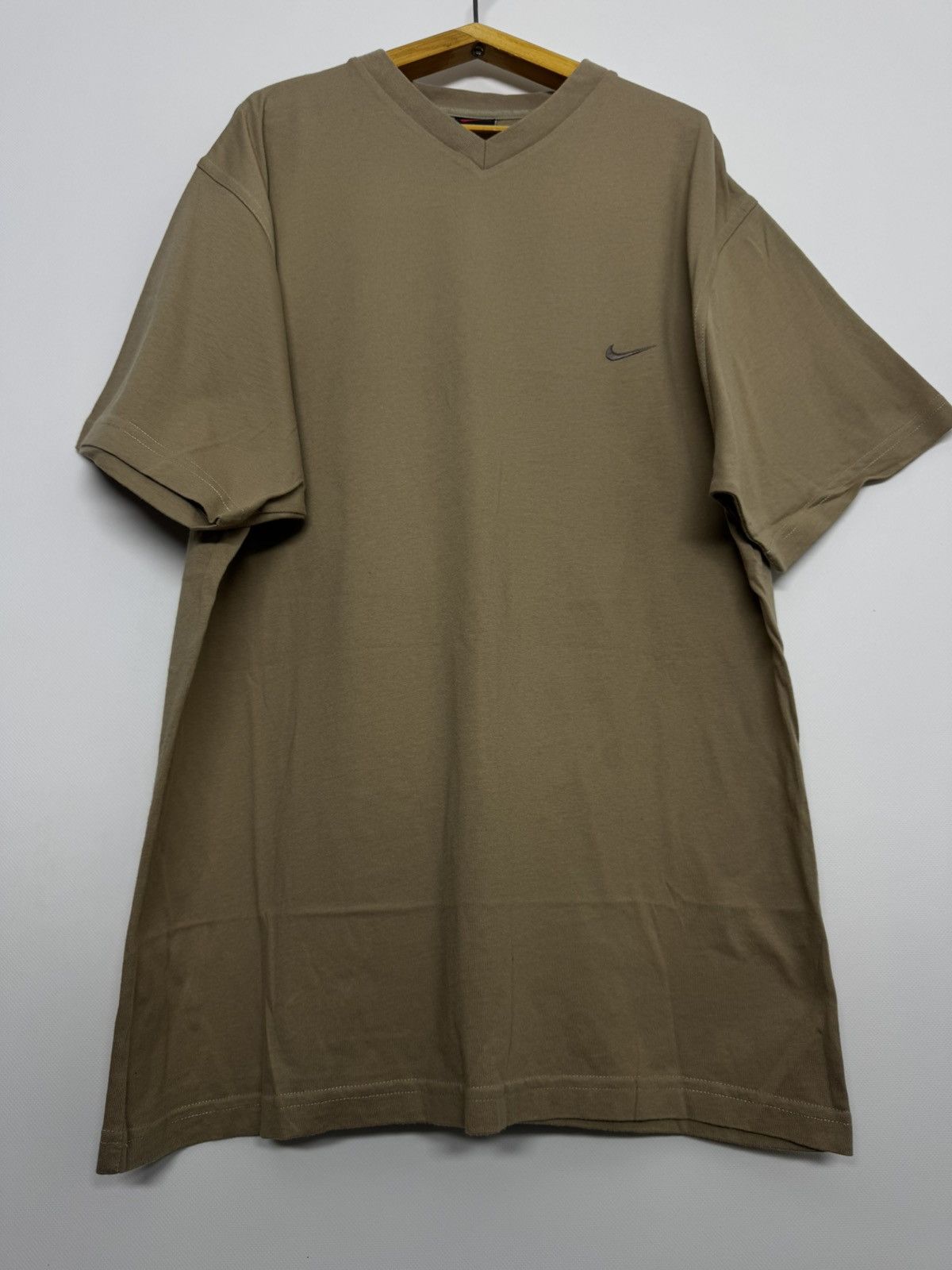 Nike Vintage Y2k Nike Swoosh Logo T-Shirt Size US L / EU 52-54 / 3 - 7 Thumbnail