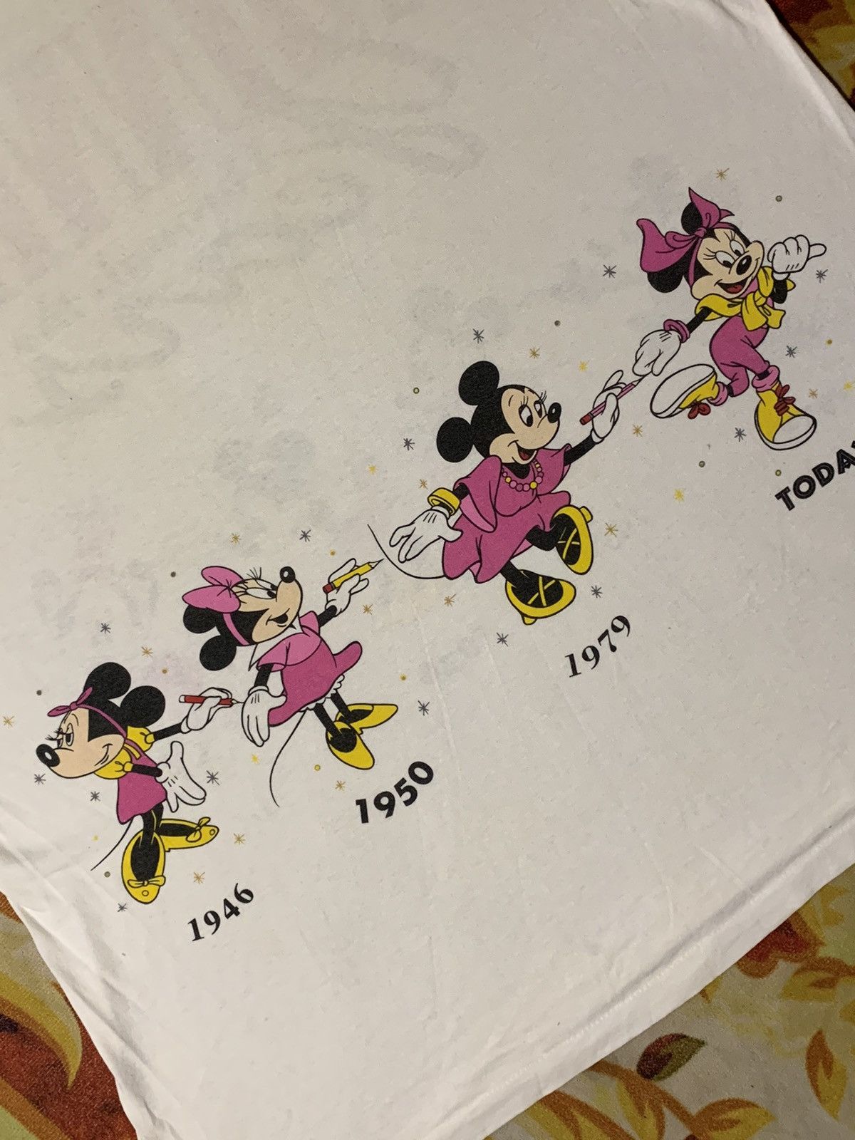 Disney × Mickey Mouse × Vintage Vintage Minnie Through The Years Size XL / US 12-14 / IT 48-50 - 10 Thumbnail