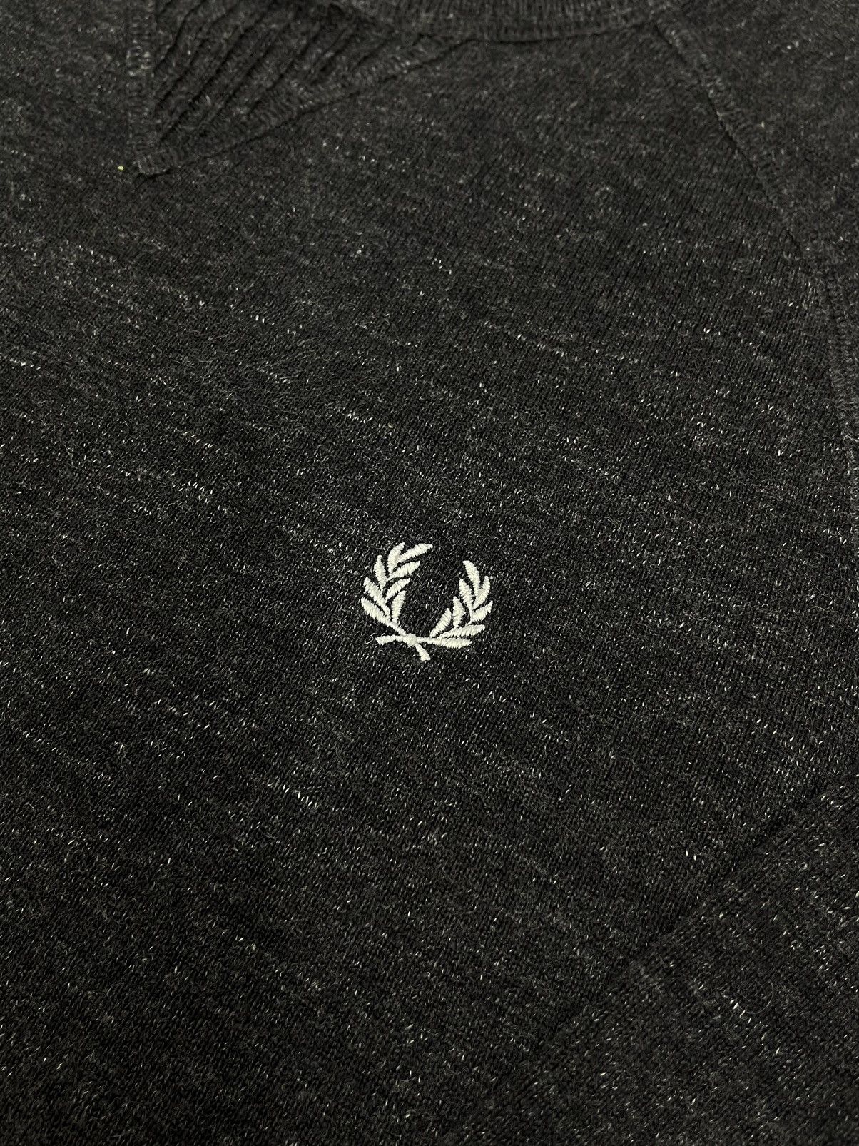 Fred Perry Vintage Fred Perry Grey Sweatshirt Y2K Size S Size US S / EU 44-46 / 1 - 5 Thumbnail