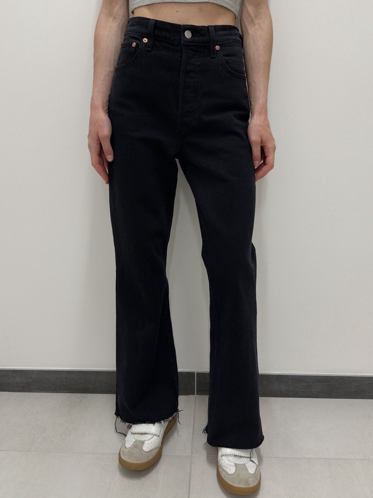 Levi's Levis Premium Ribcage Crop Flare Black Jeans Size 26x26 Size 26" / US 2 / IT 38 - 3 Thumbnail