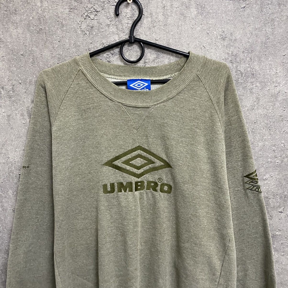 Umbro Vintage Umbro Sweatshirt Big Logo Size XL Streetwear Size US XL / EU 56 / 4 - 6 Thumbnail