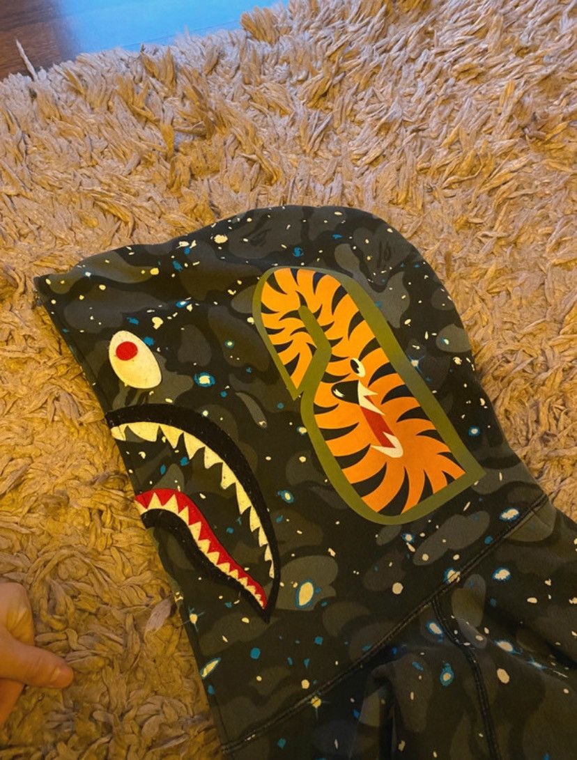 Bape Bape Space Camo shark hoodie WGM Size US XL / EU 56 / 4 - 4 Thumbnail