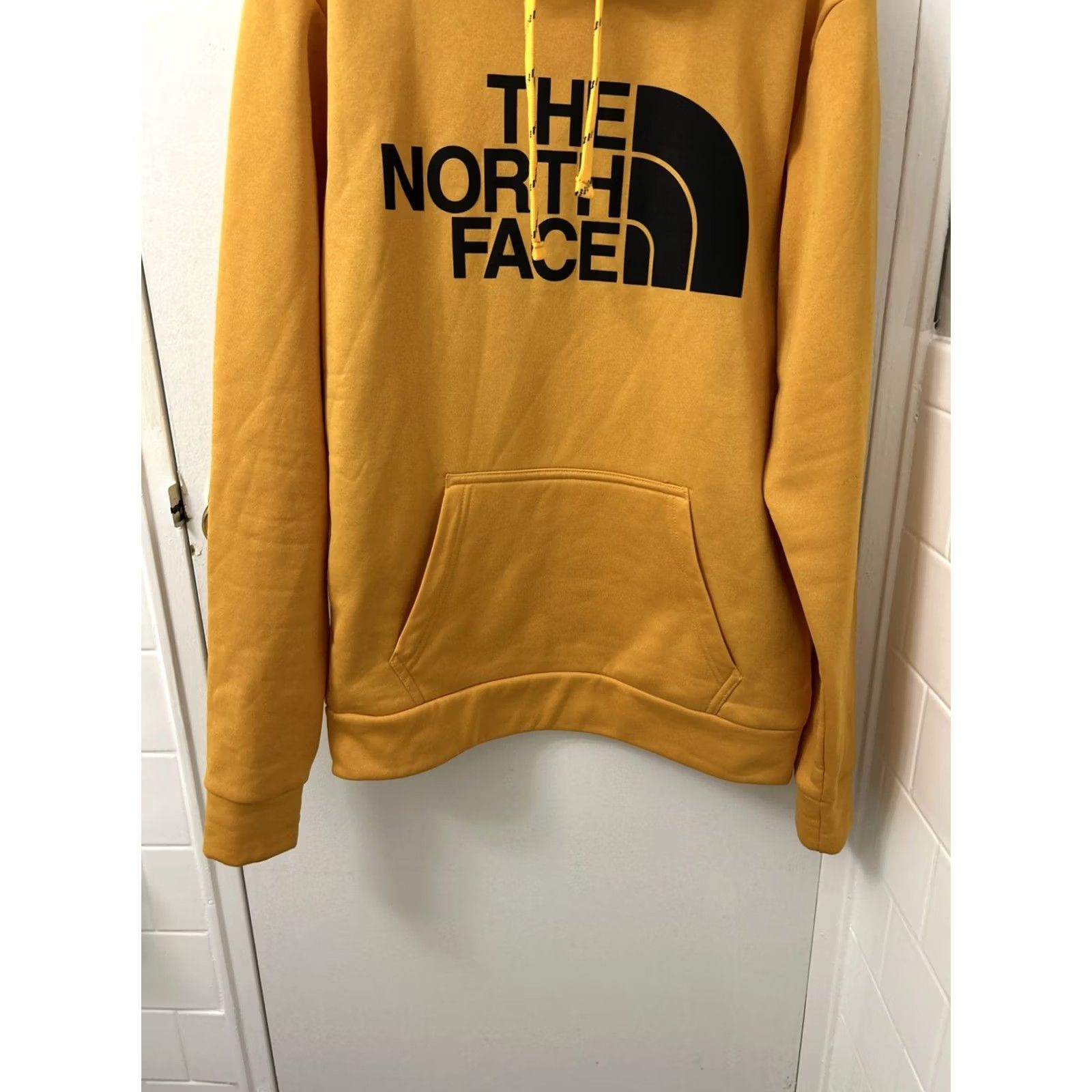 The North Face VINTAGE The North Face Hoodie Mens S Yellow Logo Pullover Fleece Lined Sweatshirt Size US S / EU 44-46 / 1 - 3 Thumbnail