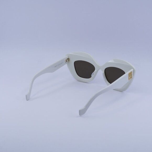 Loewe Loewe LW40127I 25E Sunglasses Ivory Cat Eye Frame, Brown Size ONE SIZE - 4 Thumbnail