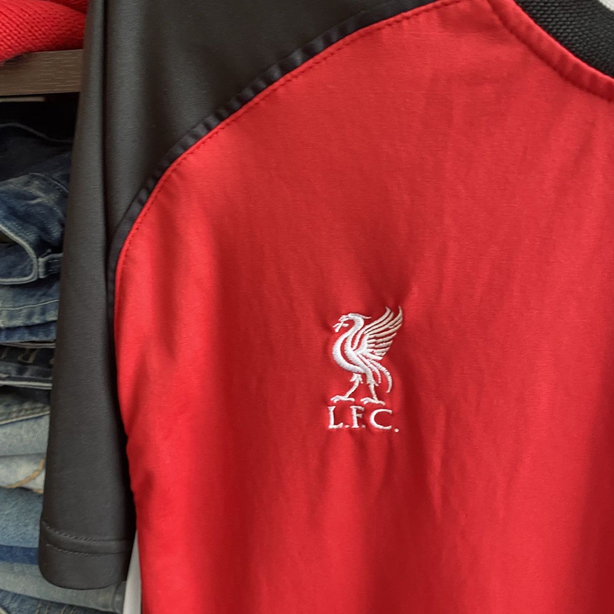Vintage Vintage Liverpool Official Home soccer jersey Size US L / EU 52-54 / 3 - 4 Thumbnail