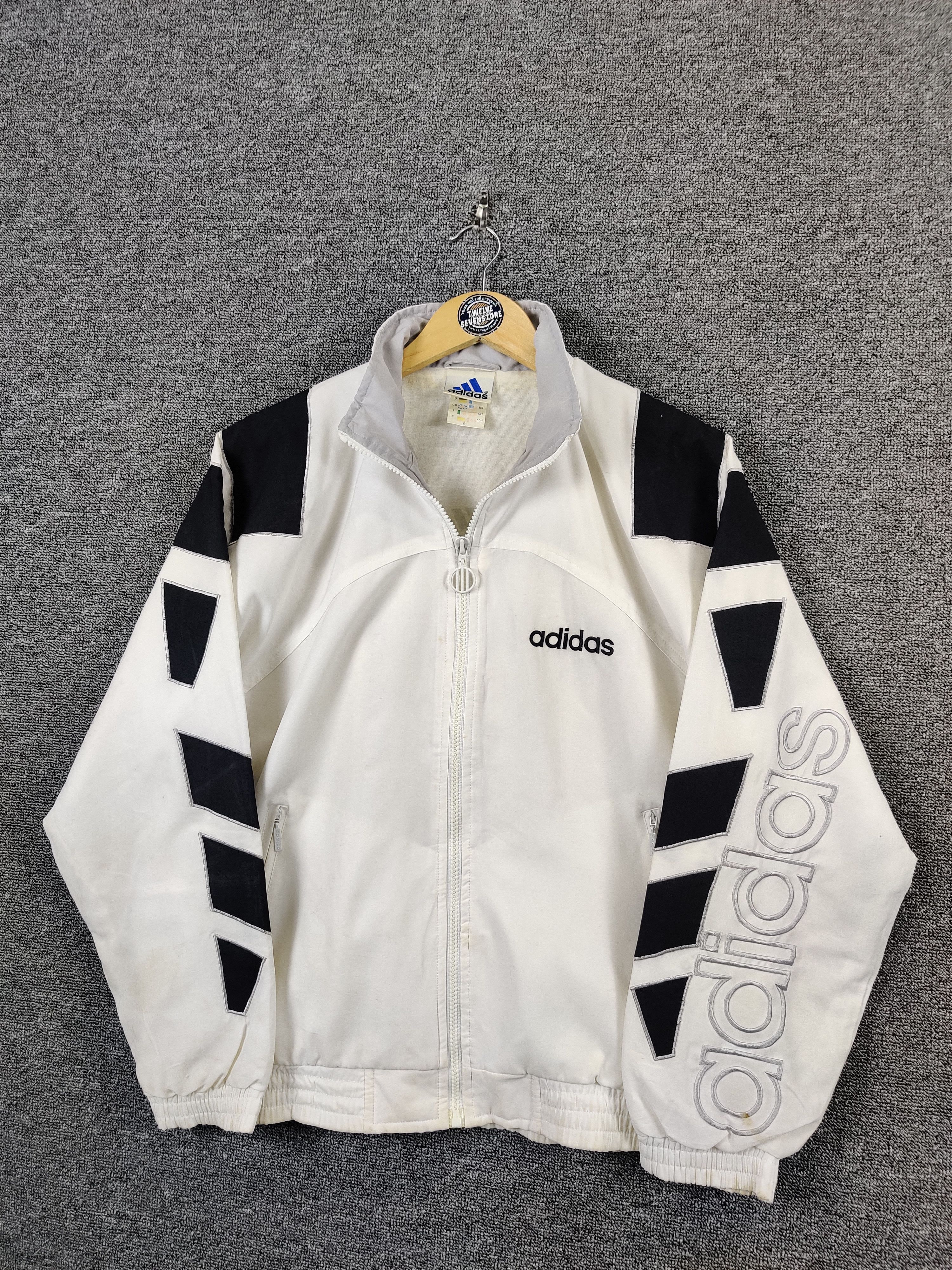 Adidas Vintage 90's Adidas Windbreaker Light Jacket Size US S / EU 44-46 / 1 - 2 Thumbnail