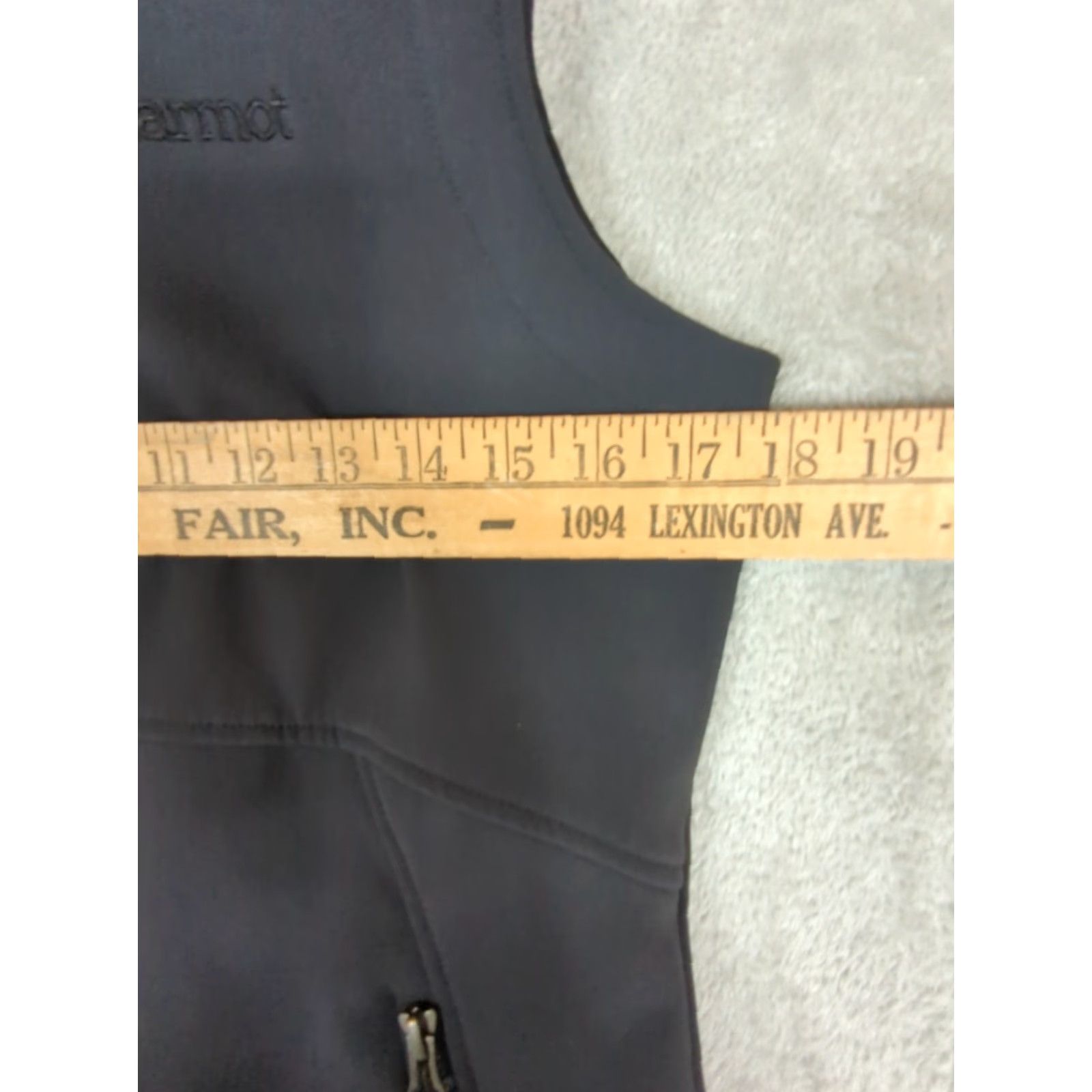 Marmot Marmot Furlong Softshell Vest Women S Black Fur Trim Hood Full Zip Pockets Lined Outdoor Vintage No Size S / US 4 / IT 40 - 7 Thumbnail