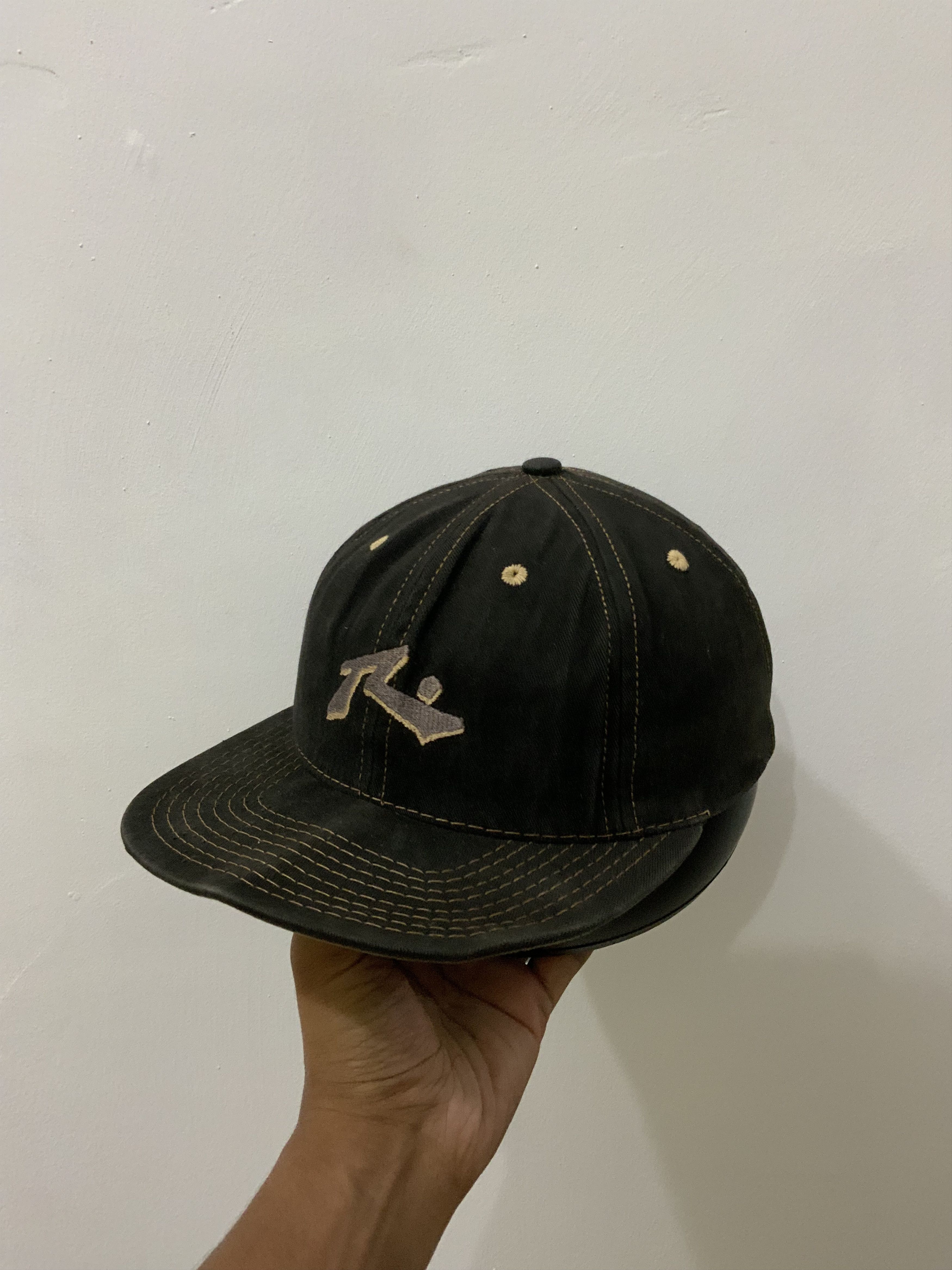 Vintage Vintage Fade R Made in USA Hat Size ONE SIZE - 1 Thumbnail