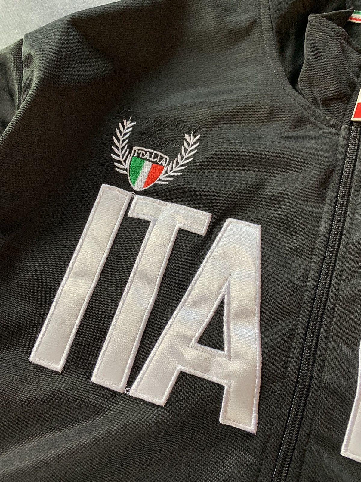 Vintage Vintage Italia Track Zip Up Sweatshirt Y2K Size US L / EU 52-54 / 3 - 8 Thumbnail