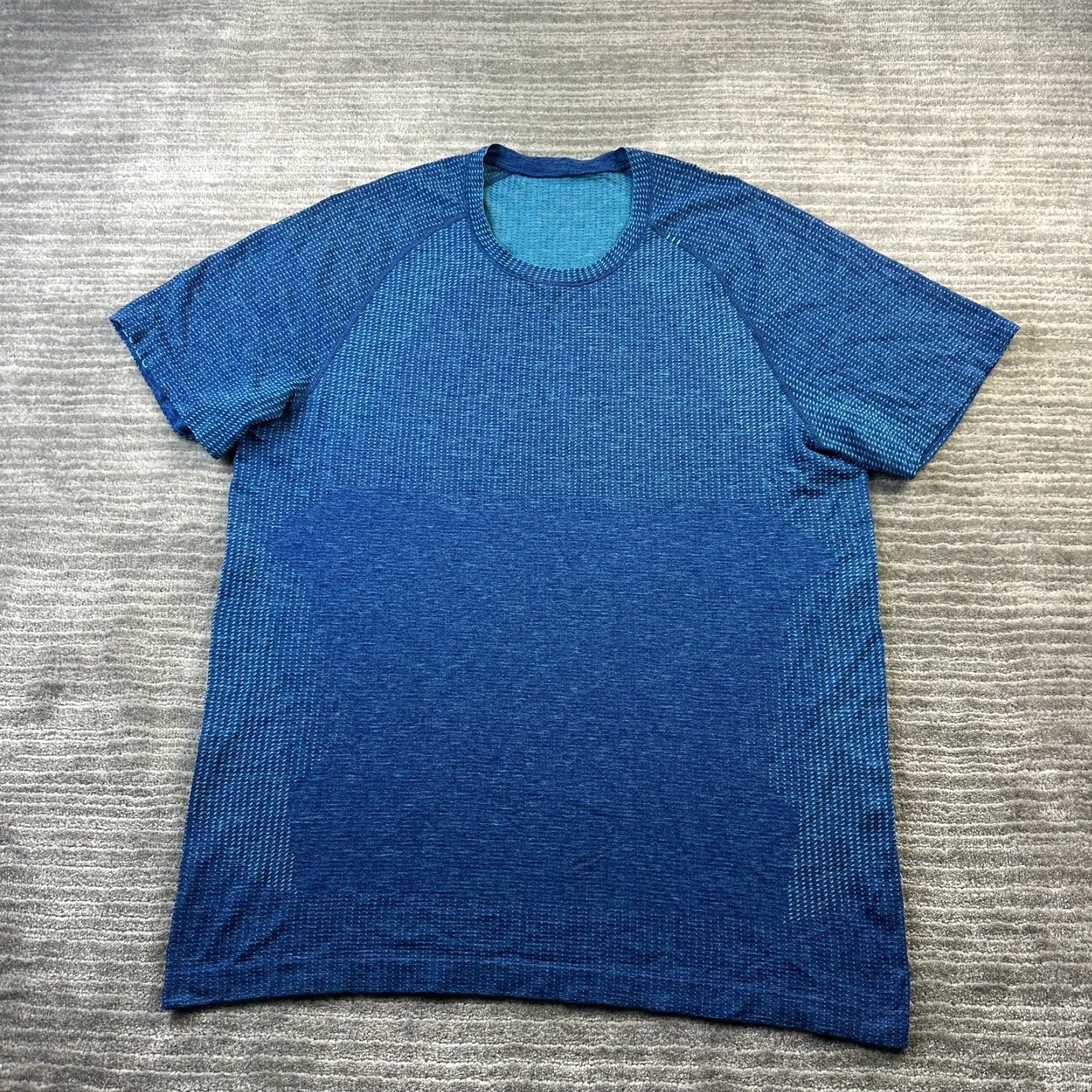 Lululemon Lululemon Shirt Mens Large Blue Metal Vent Tech Short Sleeve Gym Size US L / EU 52-54 / 3 - 2 Thumbnail