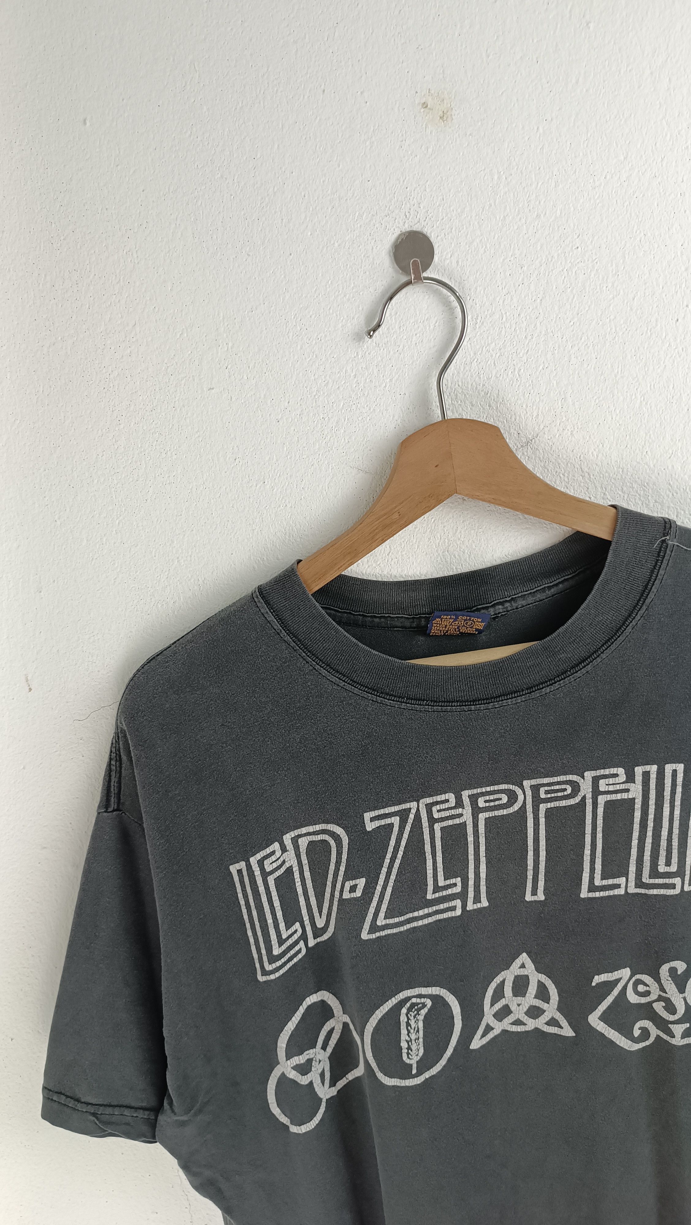 Band Tees THRASHED FADED VINTAGE 2000s LED ZEPPELIN LOGO TEE sabbath Size US L / EU 52-54 / 3 - 6 Thumbnail