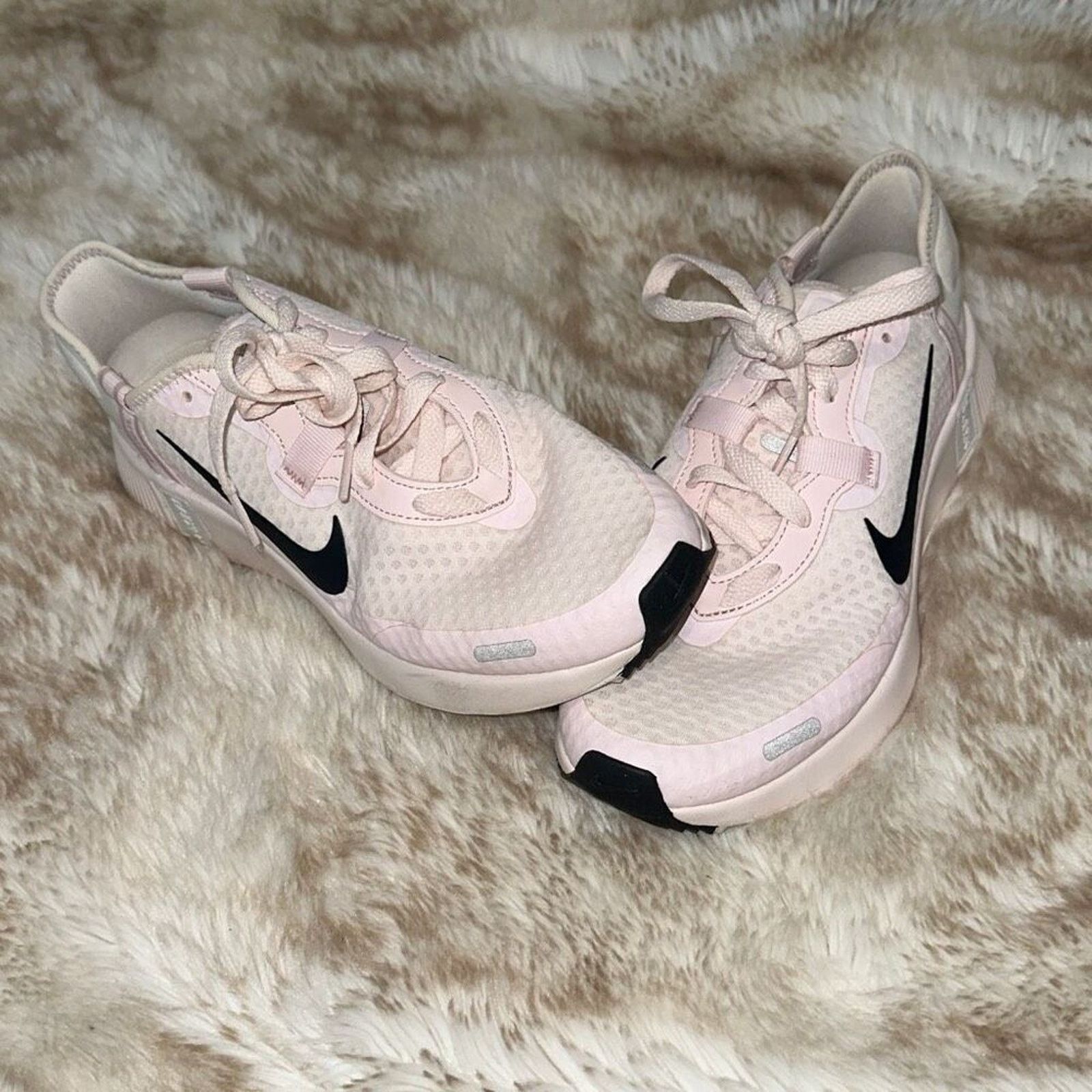 Nike Nike light pink and black sneakers | Sz 8.5 Size US 8.5 / IT 38.5 - 2 Thumbnail