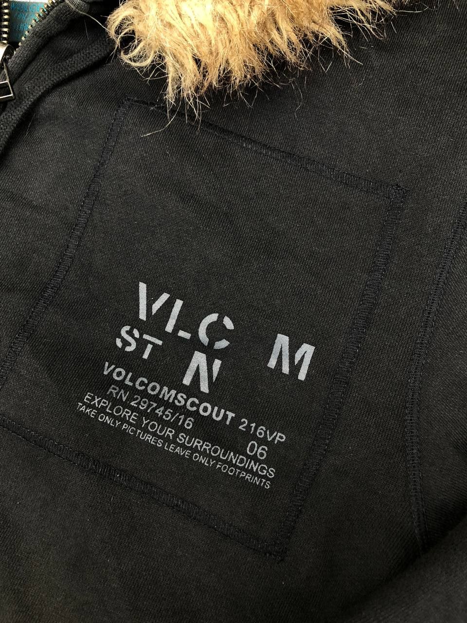 Volcom Vintage Volcom Fur Zip Hoodie Size US S / EU 44-46 / 1 - 5 Thumbnail