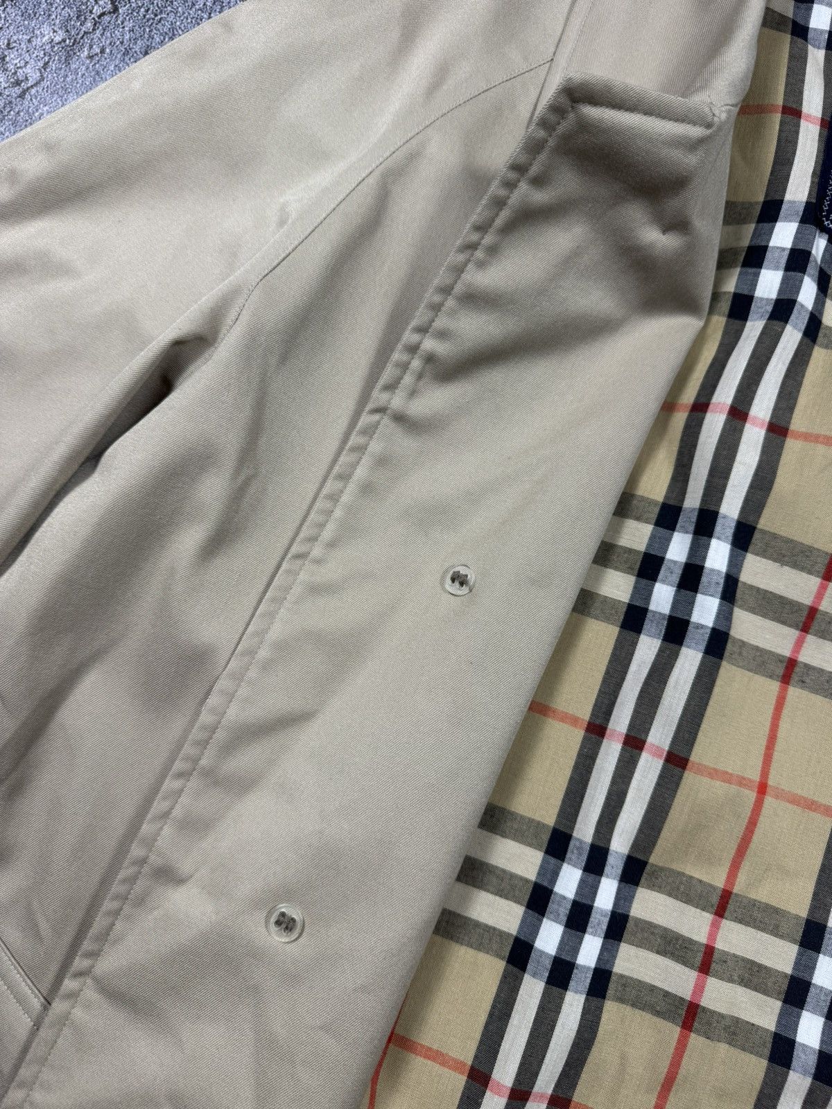 Burberry Burberrys’ Vintage Gabardine Trench Coat — Made in England 🇬🇧 Size US L / EU 52-54 / 3 - 4 Thumbnail