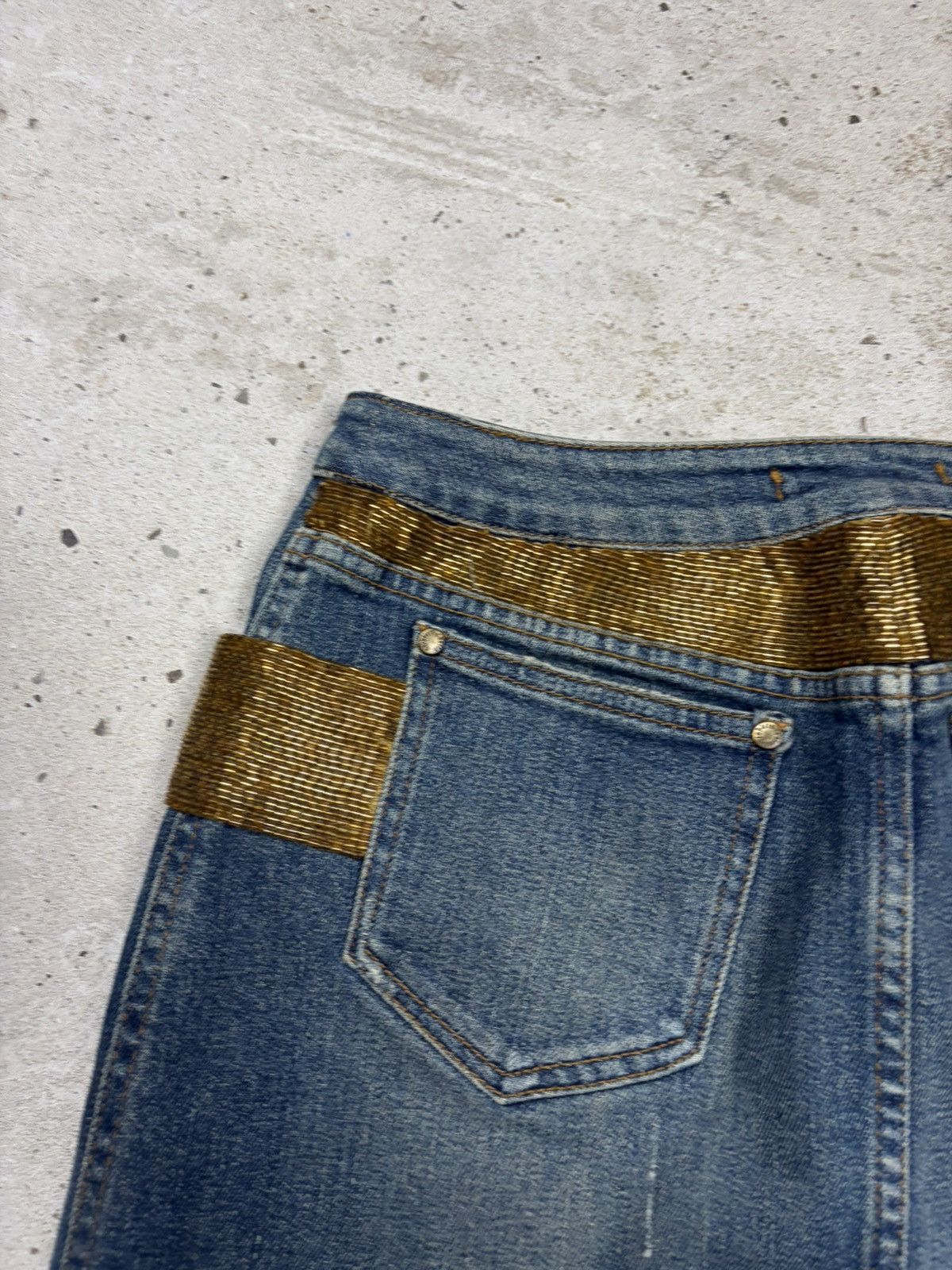 Roberto Cavalli 2005 Roberto Cavalli Rare Mini Denim Skirt Gold Beaded Panel Size 26" / US 2 / IT 38 - 15 Thumbnail
