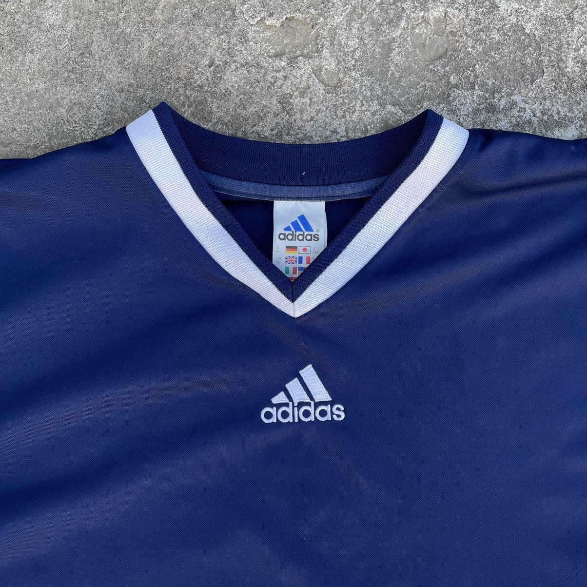 Adidas Adidas T-shirts Vintage Central Logo V Neck Y2K 90s USA Size US XL / EU 56 / 4 - 5 Thumbnail