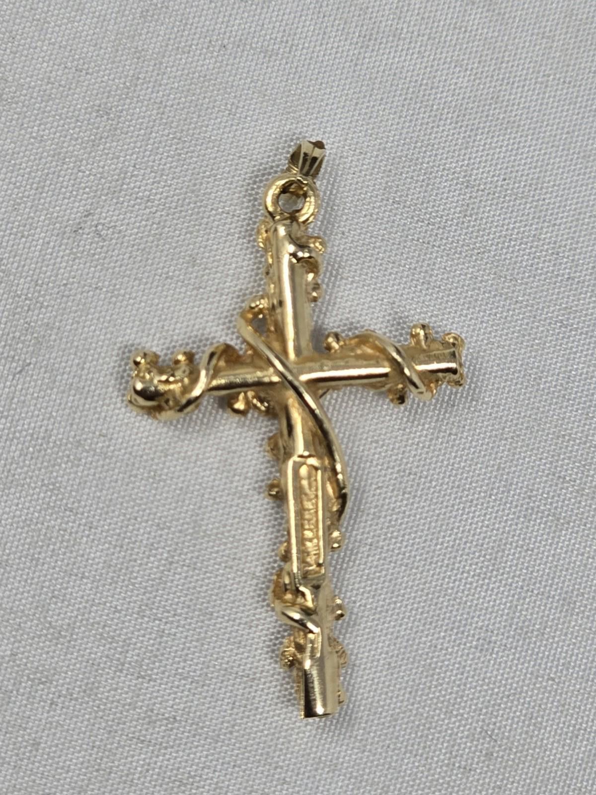 The Unbranded Brand ​Vtg 14k Yellow Gold Ivy Vine Nugget Cross Pendant 3g Size ONE SIZE - 6 Thumbnail