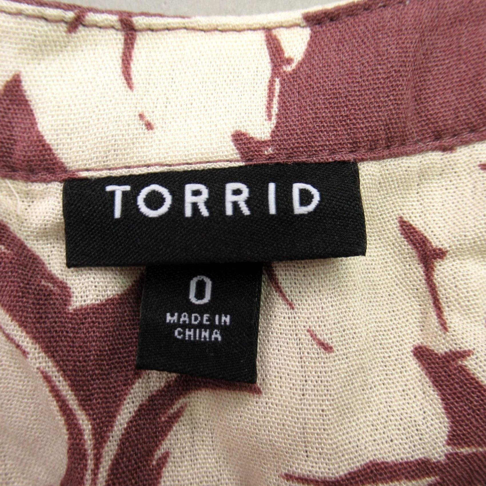 Torrid Torrid Shirt 0 Sleeveless Floral V Neck 1/4 Button Lightweight Casual Womens Size XS / US 0-2 / IT 36-38 - 4 Thumbnail