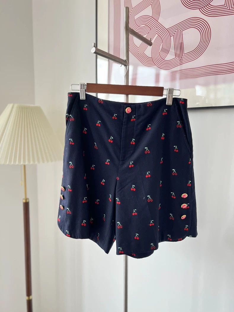 Gucci Gucci Dark blue cherry embroidered full-print casual short Size 27" / US 4 / IT 40 - 1 Thumbnail