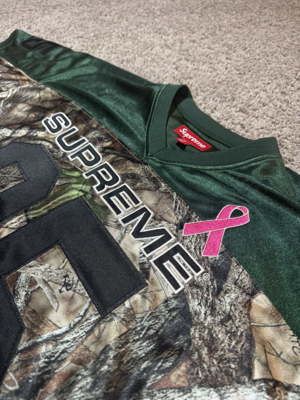 Supreme Supreme Breast Cancer Awareness Jersey Realtree Camo Size US M / EU 48-50 / 2 - 3 Thumbnail