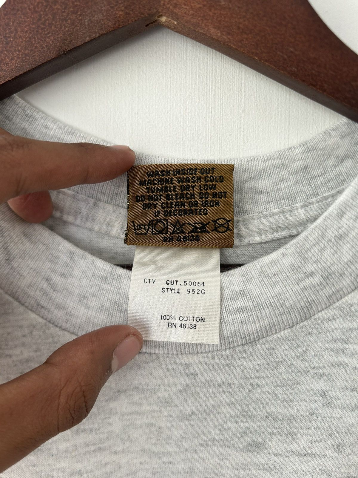 Vintage Vintage 1993 NFLP Chicago Bears Nutmeg Mirror Print Tee Size US L / EU 52-54 / 3 - 9 Thumbnail