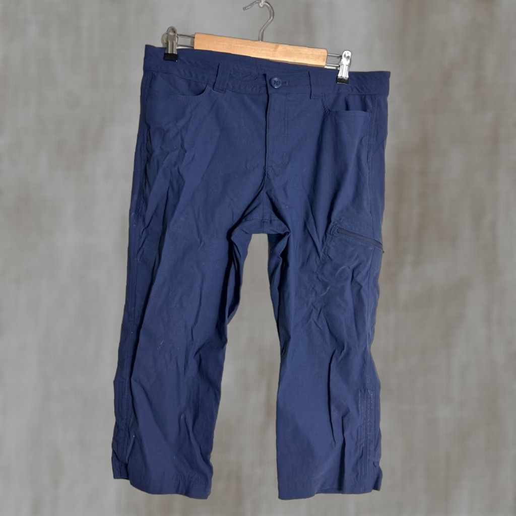 Eddie Bauer Eddie Bauer Pants Womens 10 Capri Navy Blue 33x20 Hiking Water Resistant Logo Casual Travel Regular Straight Womens Size 32" / US 10 / IT 46 - 1 Thumbnail