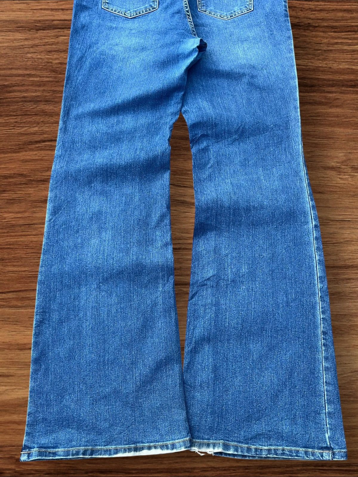 Japanese Brand Vintage Y2K Japanese Brand Blue Washed Mid Rise Flare Jeans Size US 36 / EU 52 - 8 Thumbnail