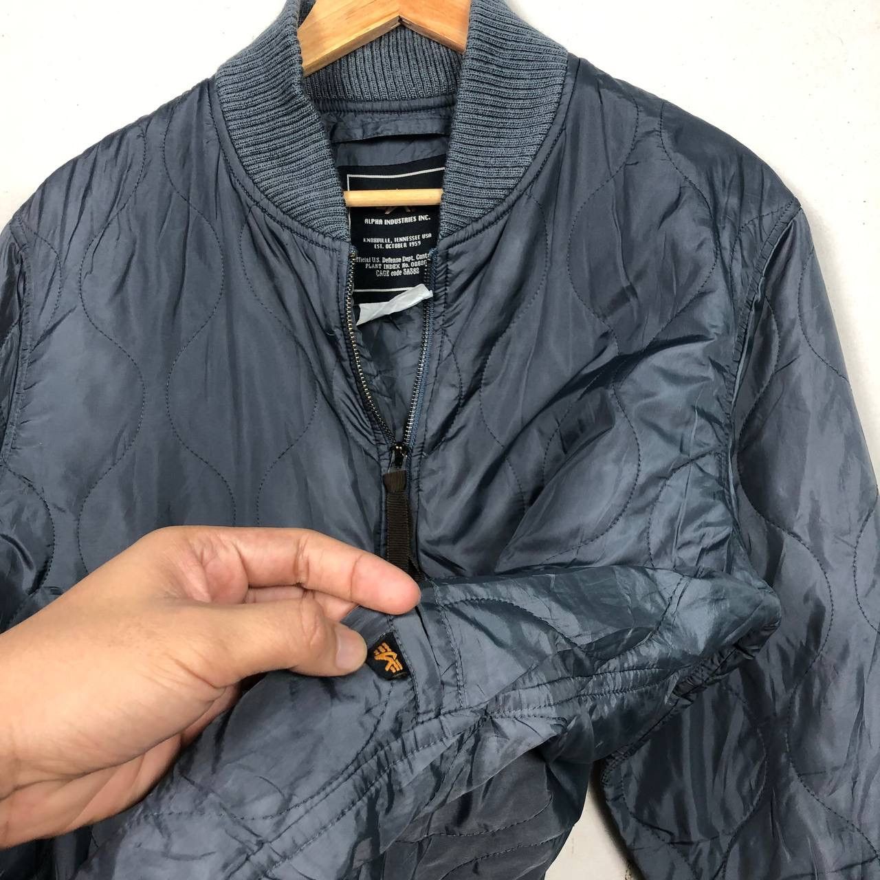 Alpha Industries Vintage Alpha Industries Jacket Black Bomber Alpha USA Size US L / EU 52-54 / 3 - 5 Thumbnail
