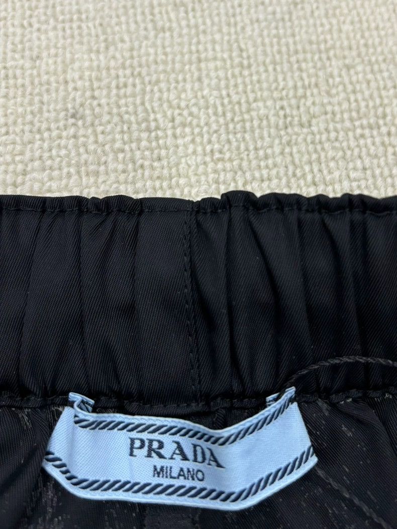 Prada Prada Metal Triangle Black Shorts 2504-Nextarrow Size US 36 / EU 52 - 4 Thumbnail
