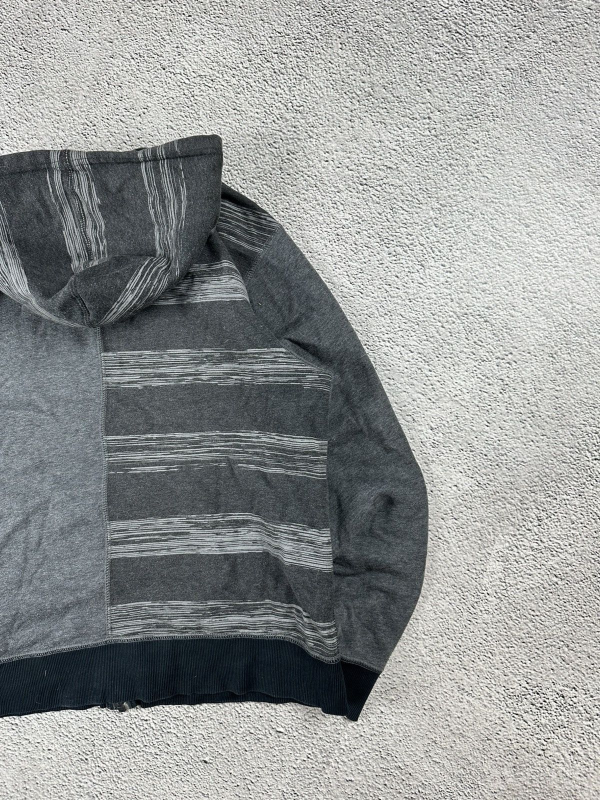 Nike Vintage Nike Full Zip Hoodie Y2K Sportwear Style Size US S / EU 44-46 / 1 - 8 Thumbnail