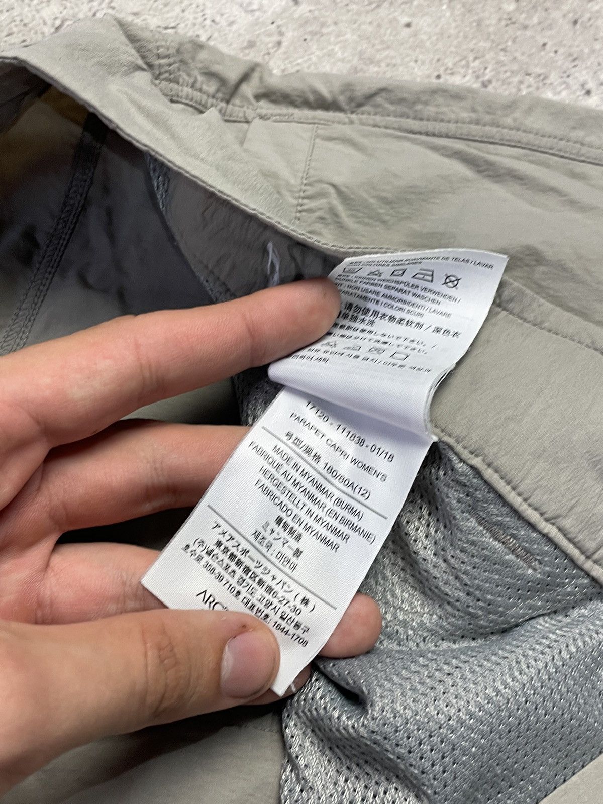 Arc'teryx Vintage Y2K Arcteryx Cargo Shorts Size US 32 / EU 48 - 8 Thumbnail