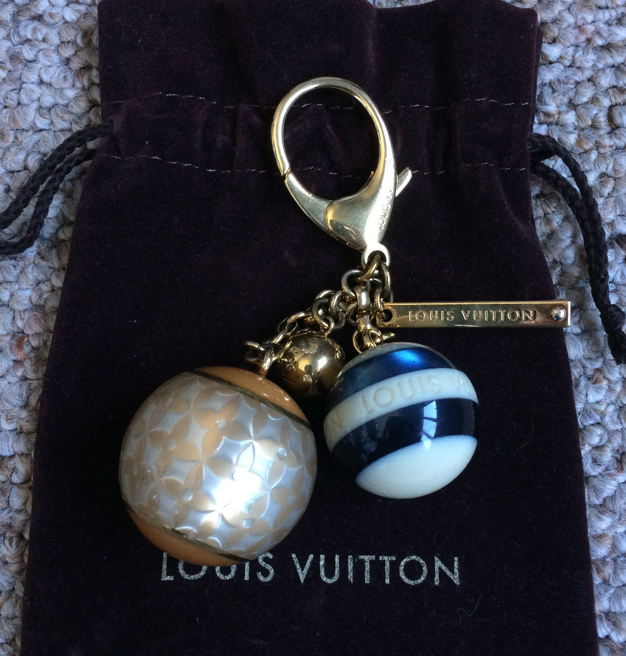 Louis Vuitton × Virgil Abloh 🔥 Rare! Fortune Cookie Charm Key