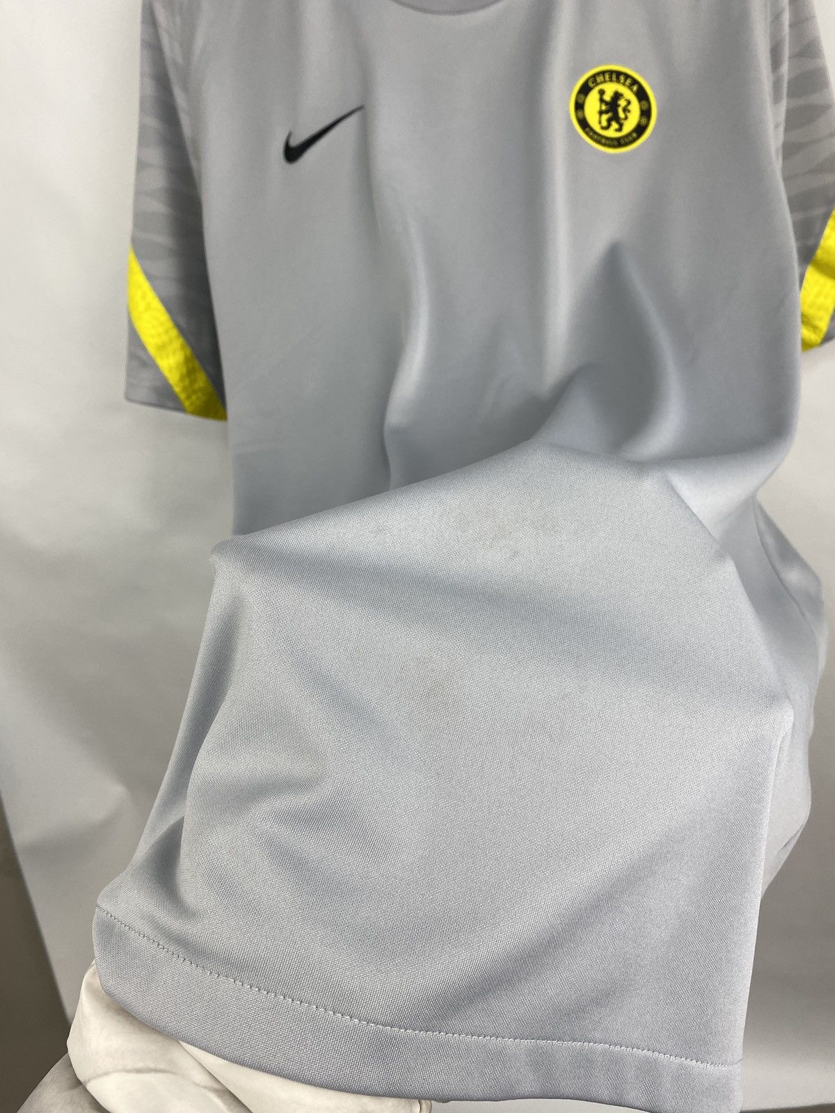 Chelsea Soccer 🏴󠁧󠁢󠁥󠁮󠁧󠁿 Y2K Nike Chelsea Soccer Jersey Training T-Shirt Rare Retro Size US XXL / EU 58 / 5 - 7 Thumbnail