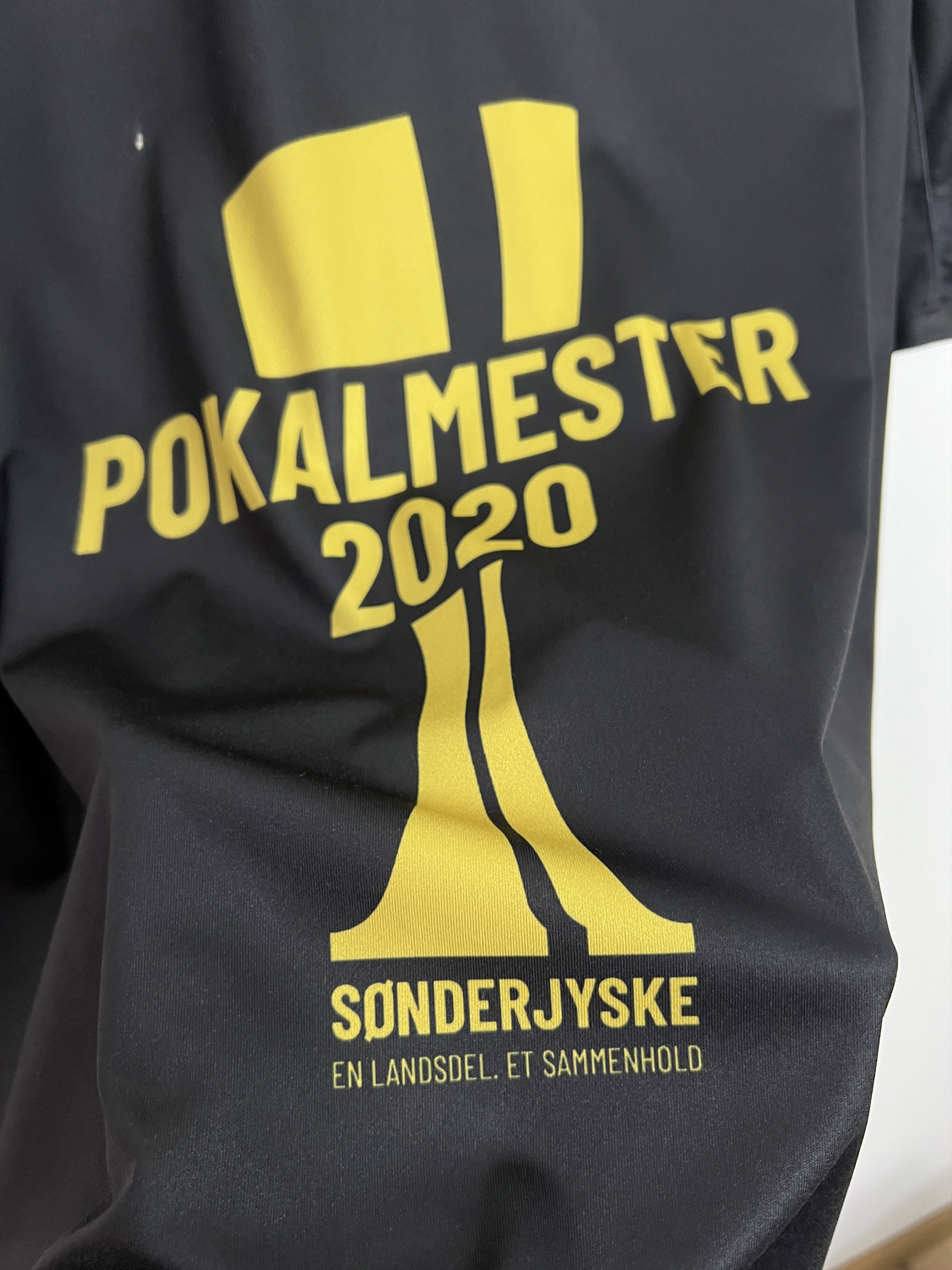 Hummel Pokalmester Sonderjyske Football Shirt Soccer Jersey Trikot Size US XXL / EU 58 / 5 - 4 Thumbnail
