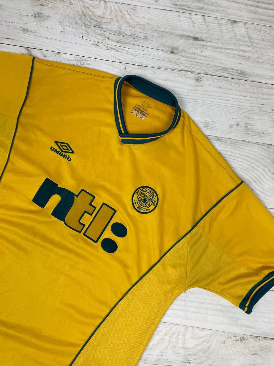 Umbro Vintage Umbro Celtic 2000 2002 Away Football Shirt Jersey Size US XL / EU 56 / 4 - 2 Thumbnail