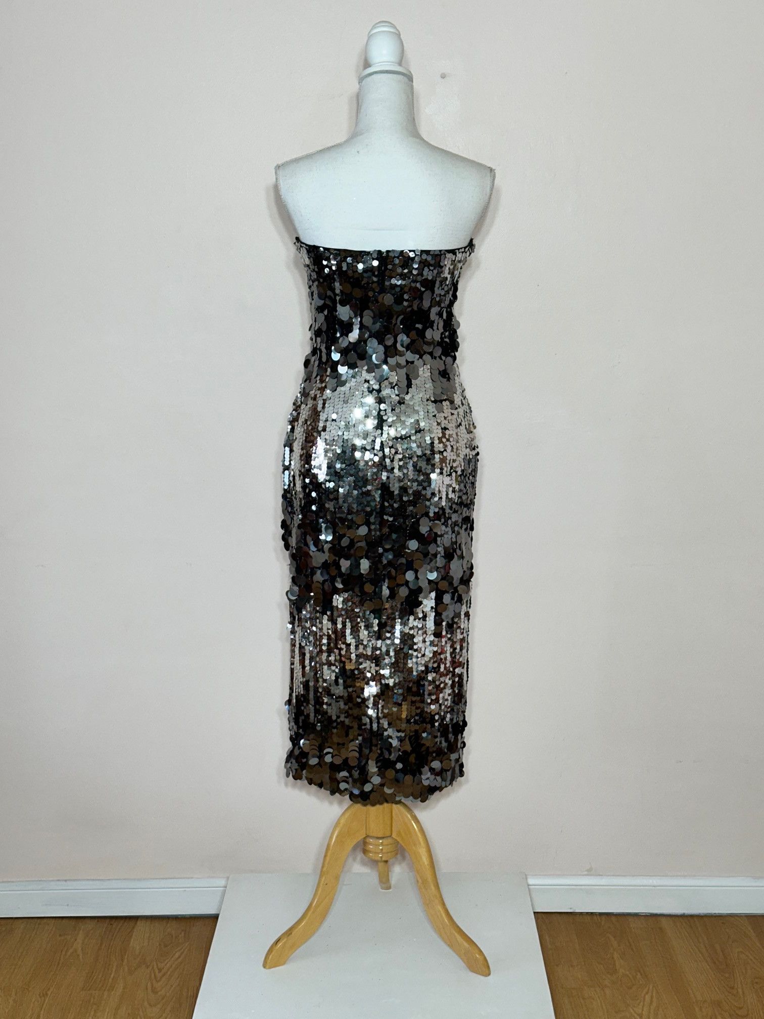 Forever 21 Silver Sequin Disk Tube Dress size 6 Size M / US 6-8 / IT 42-44 - 6 Thumbnail