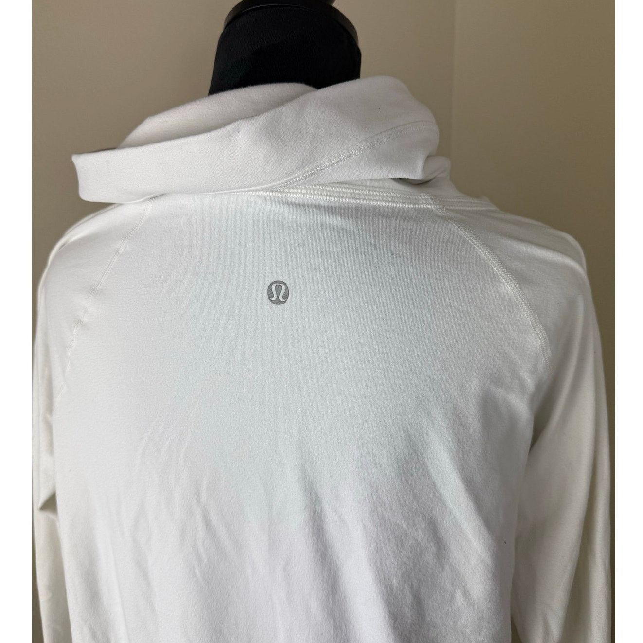 Lululemon Lululemon Healthy Heart Pullover White Long Sleeve 4 Size S / US 4 / IT 40 - 6 Thumbnail