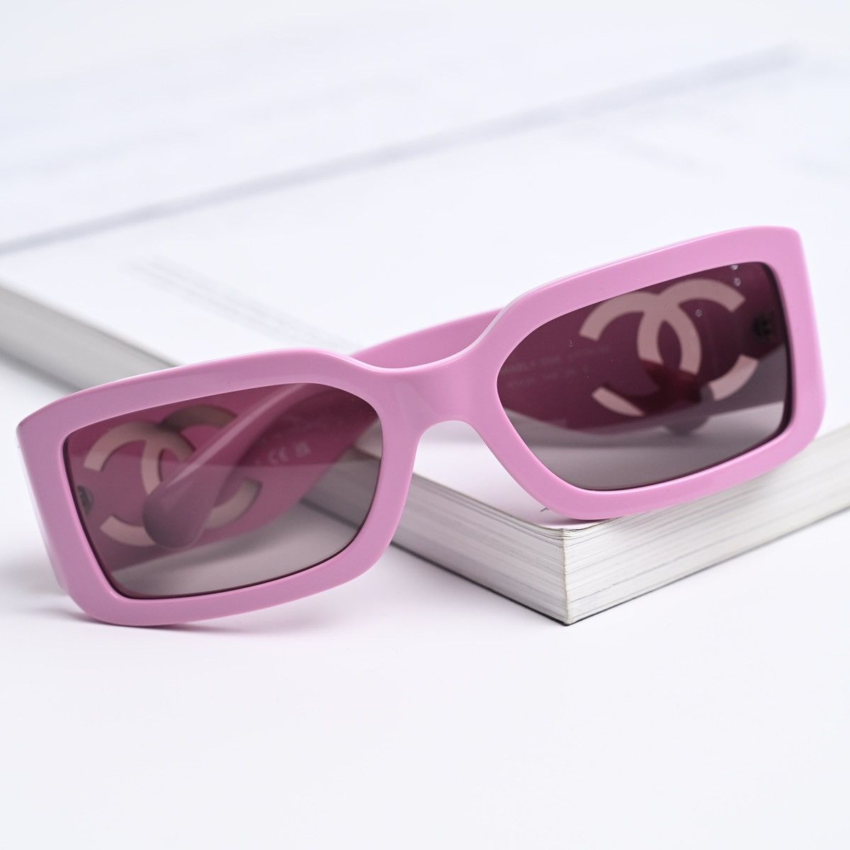 Chanel CHANEL 0CH5526 SUNGLASSES Size ONE SIZE - 8 Thumbnail