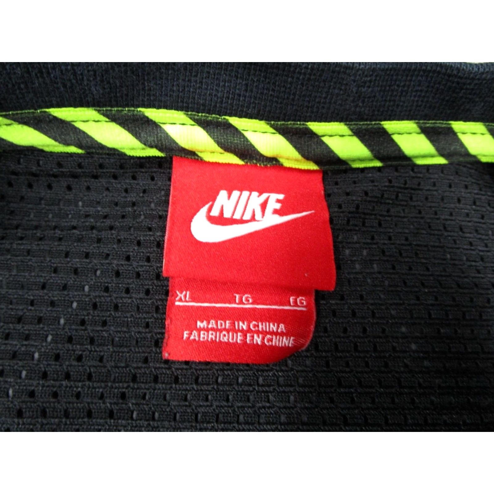 Nike Nike Track Field Crew Neck Sweatshirt Mens Extra Large Black Size US XL / EU 56 / 4 - 3 Thumbnail