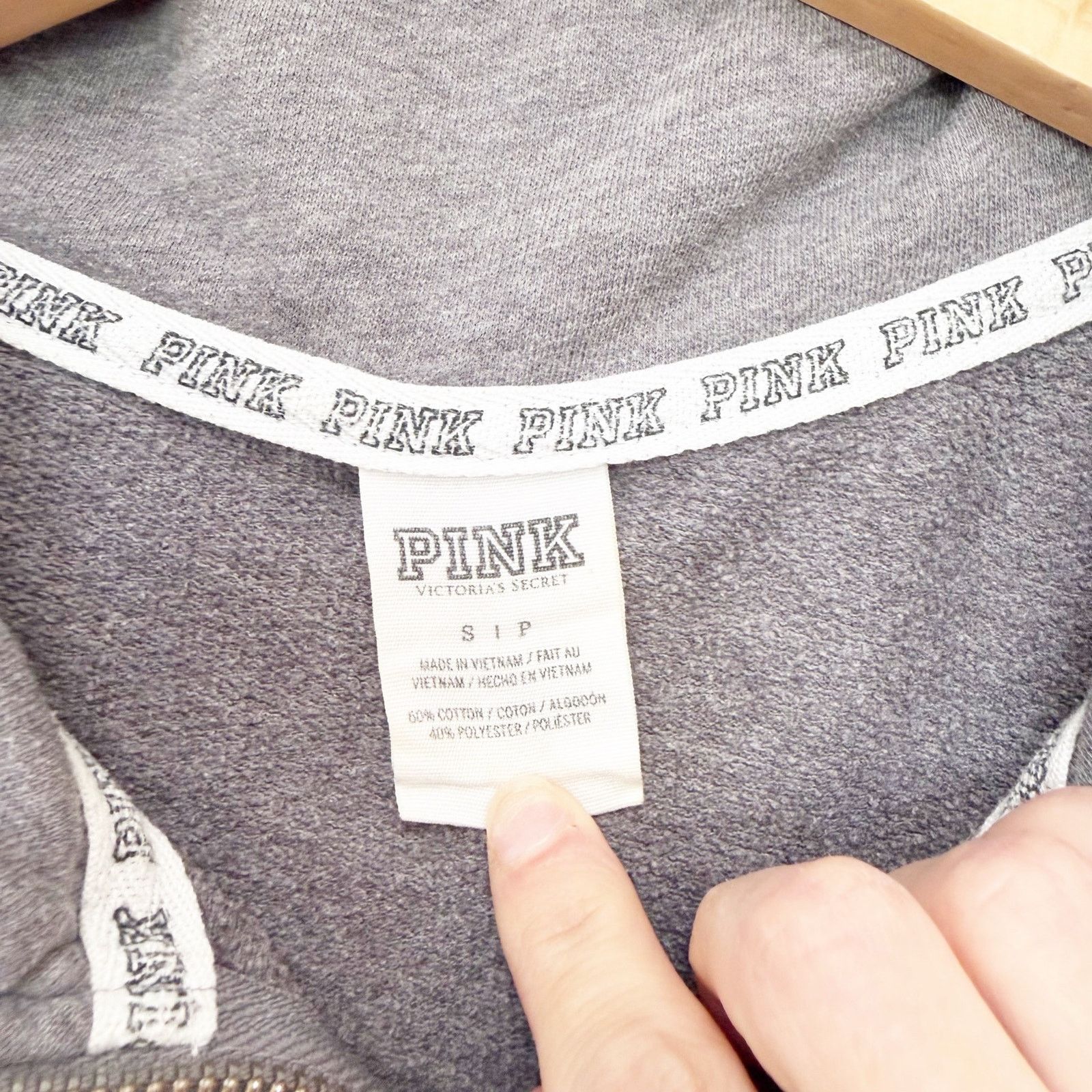 Victoria's Secret Victoria's Secret PINK Gray Quarter Zip Sweatshirt Sz S Size S / US 4 / IT 40 - 2 Thumbnail