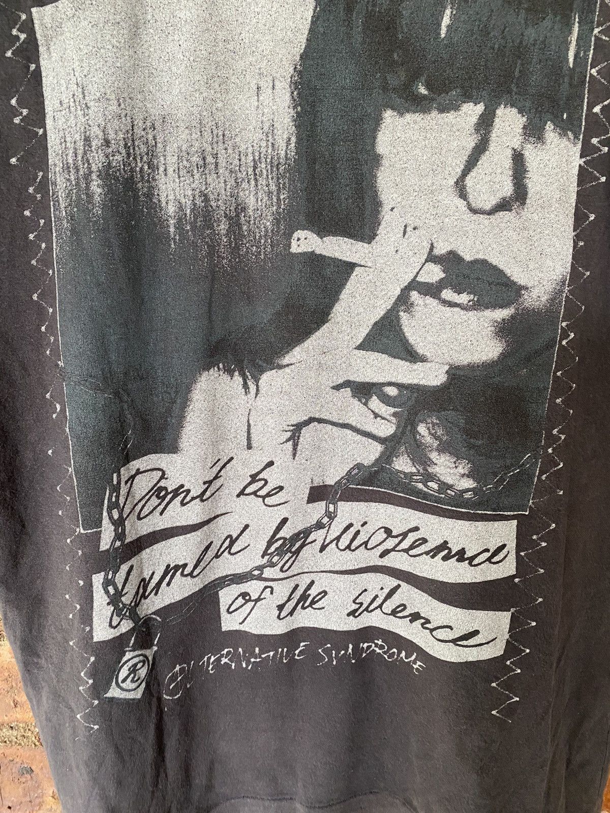 20471120 × Hysteric Glamour × Japanese Brand 1990s RNA Japan Girl Smoking and poem Anarchy tee Size M / US 6-8 / IT 42-44 - 4 Thumbnail