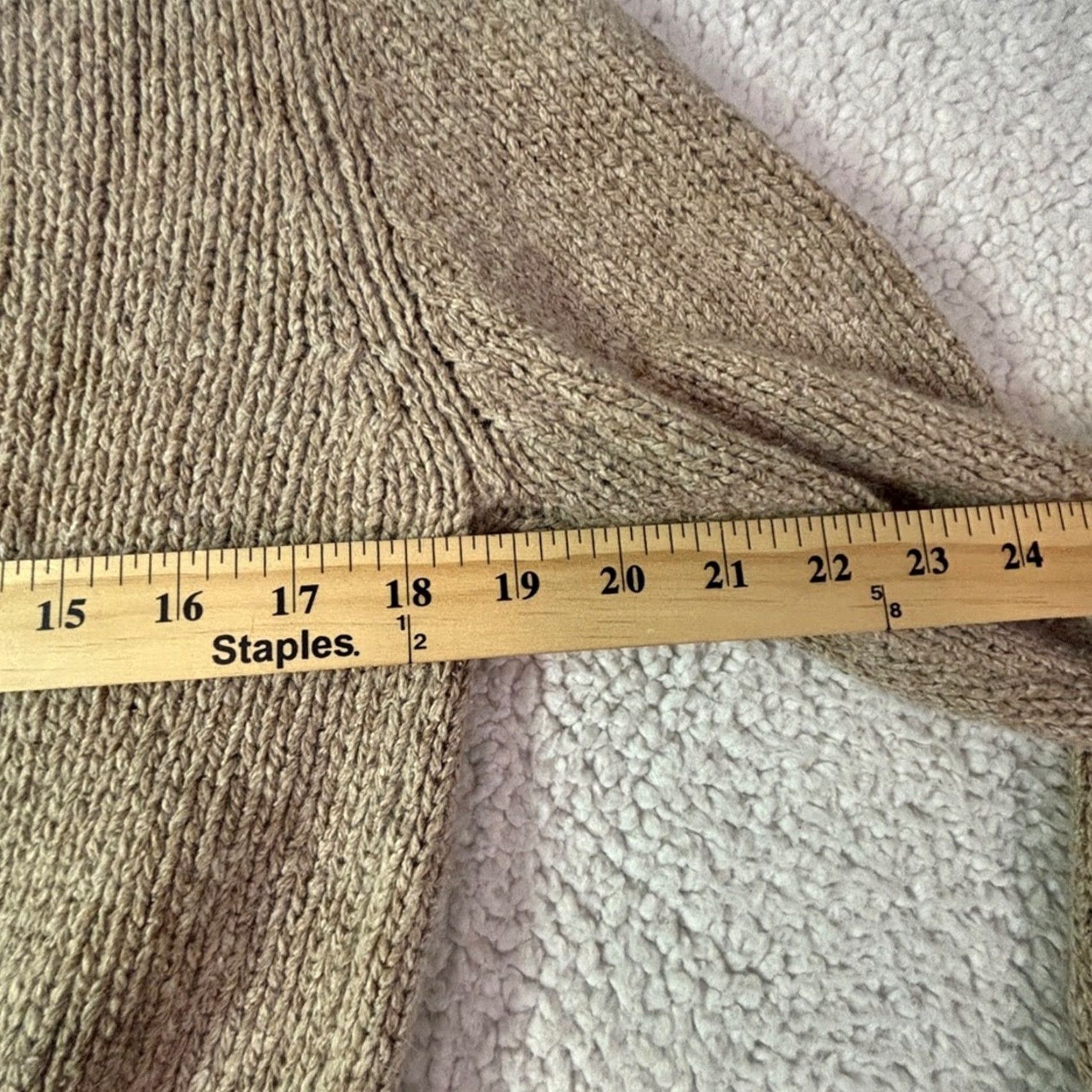 Vintage VINTAGE Cellini Cable Knit Sweater Angora Silk Blend Hong Kong Large Tan Unisex Adults L Pullover Mens Womens Size L / US 10 / IT 46 - 7 Thumbnail