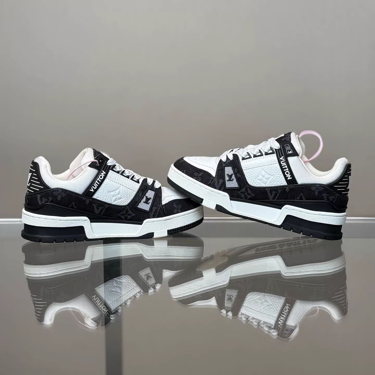 Louis Vuitton LOUIS VUITTON LV Trainer 24 Black White Denim 35.5 98 Size US 5 / IT 35 - 6 Thumbnail