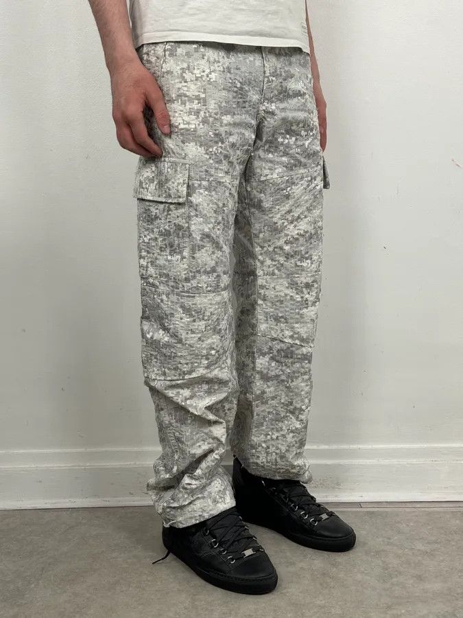 Givenchy SS2023 Givenchy Camo White Distressed Cargo Pants Size US 32 / EU 48 - 4 Thumbnail