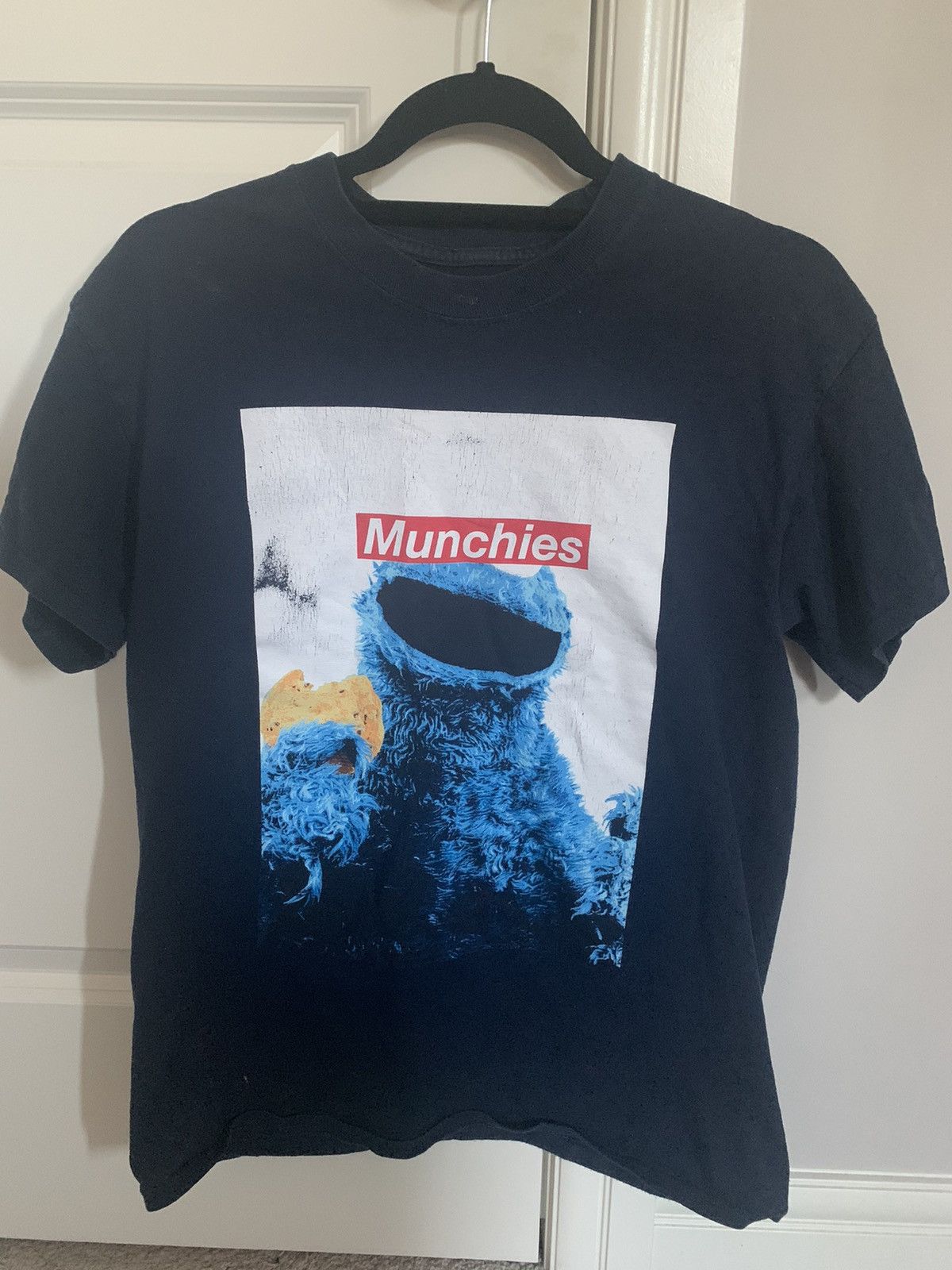 Cartoon Network × Designer × Playboi Carti Sesame Street - Cookie monster shirt Size US M / EU 48-50 / 2 - 1 Thumbnail