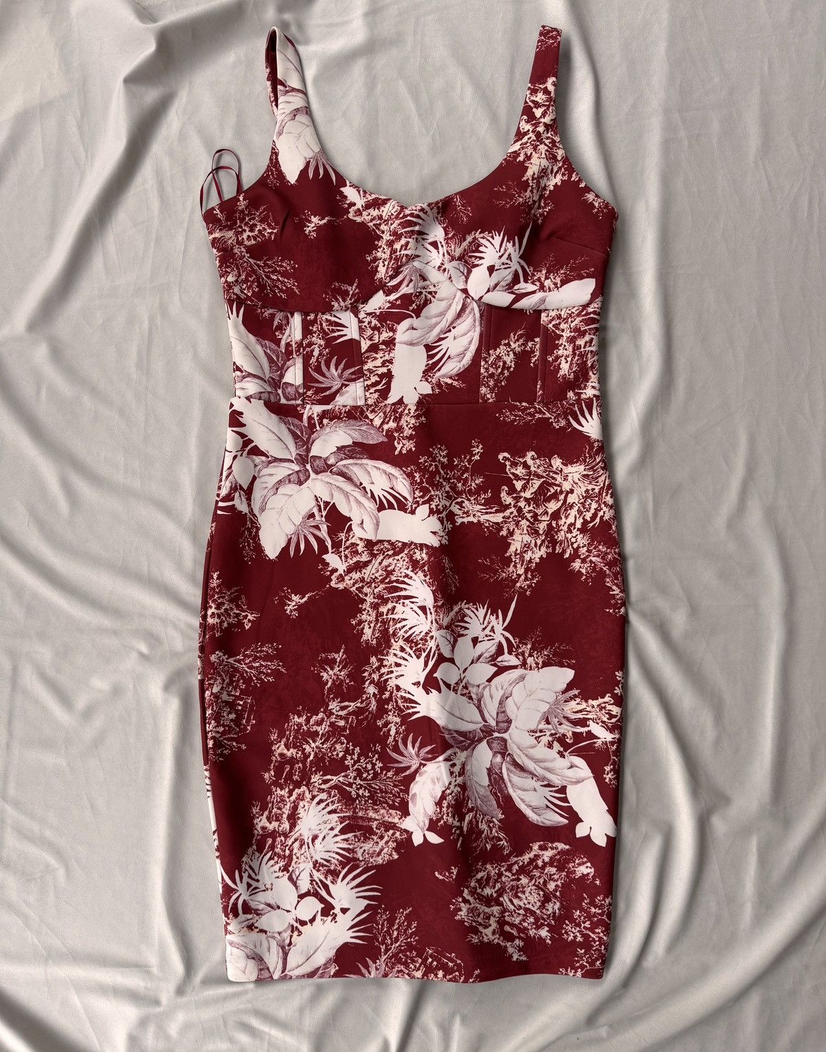 Guess Stunning sleeveless midi bodycon dress with a floral pattern Size L / US 10 / IT 46 - 1 Thumbnail