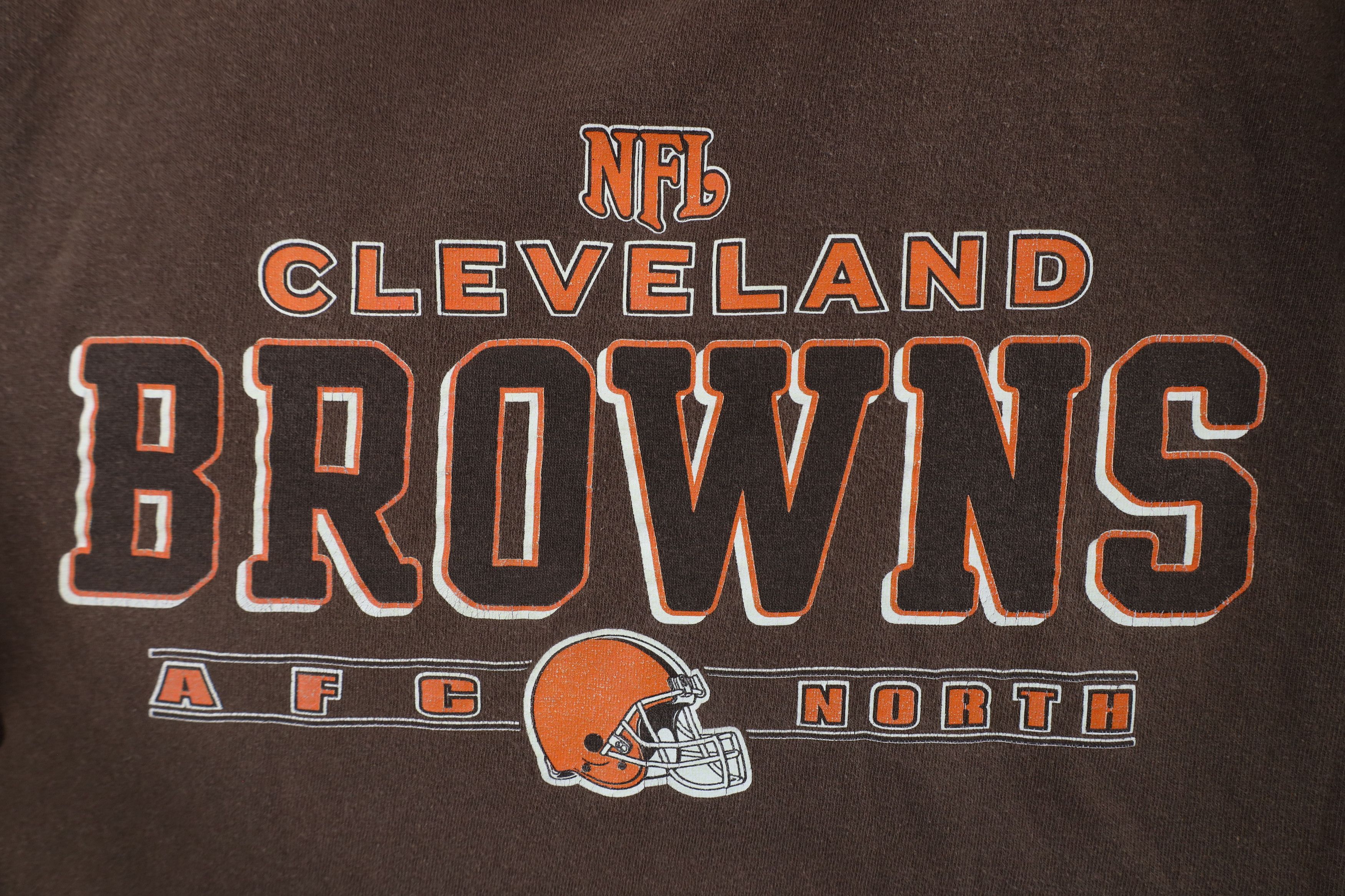 Vintage Vintage 90s Cropped Fit Cleveland Browns Football T-Shirt Size M / US 6-8 / IT 42-44 - 4 Thumbnail