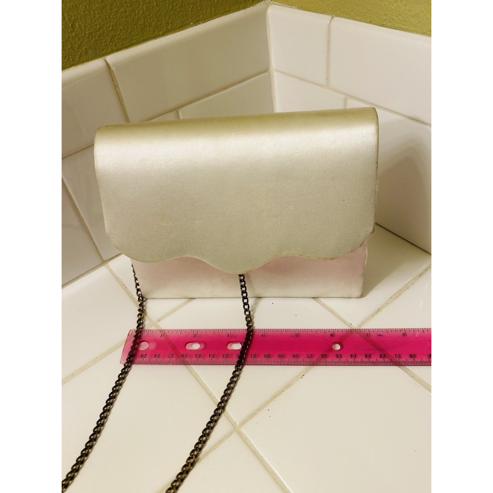 Other Vintage Dyeables Ivory Satin Purse With Metal Gold Chain Size ONE SIZE - 2 Thumbnail